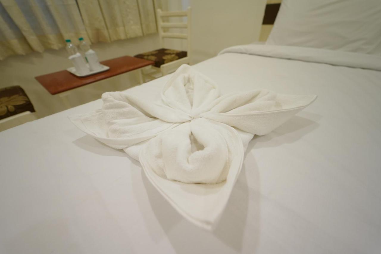 Hotel Palmyra Grand Inn Tirunelveli Buitenkant foto