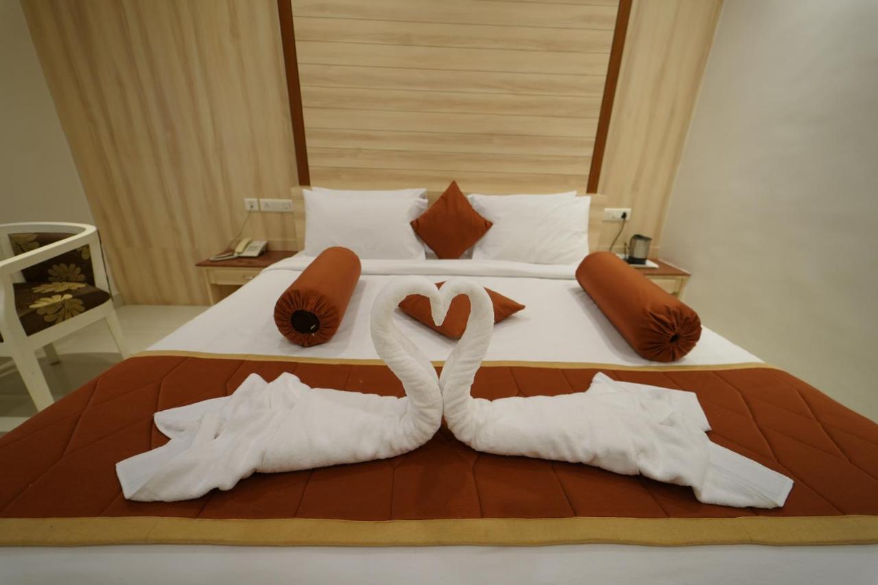 Hotel Palmyra Grand Inn Tirunelveli Buitenkant foto