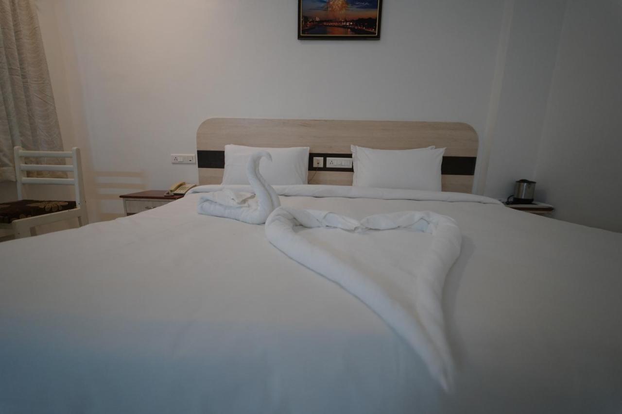 Hotel Palmyra Grand Inn Tirunelveli Buitenkant foto