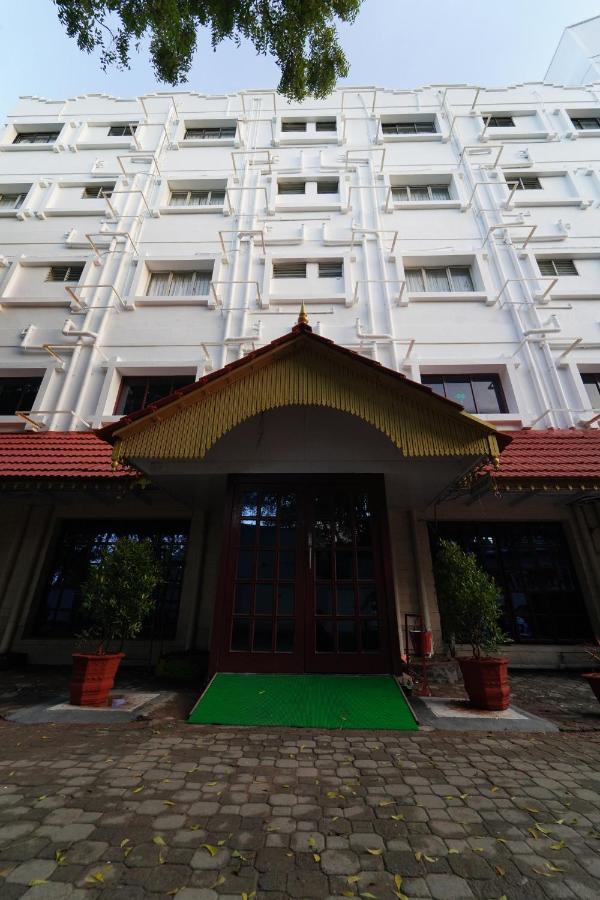 Hotel Palmyra Grand Inn Tirunelveli Buitenkant foto