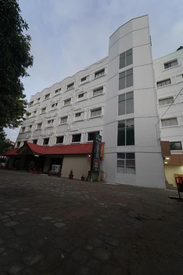 Hotel Palmyra Grand Inn Tirunelveli Buitenkant foto