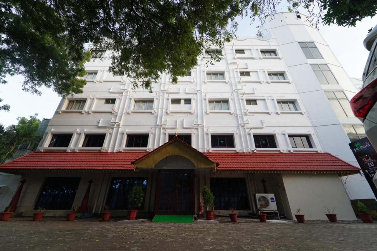 Hotel Palmyra Grand Inn Tirunelveli Buitenkant foto